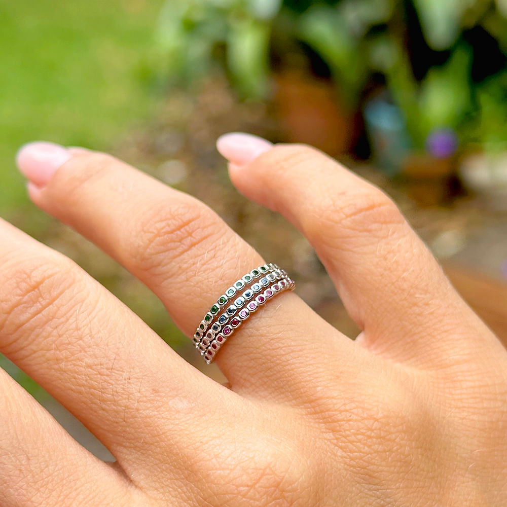 Anel Meia Aliança Fininha Kit com 3 Peças de Cristal Rubi, Cristal Esmeralda e Cristal Safira (Ajustáveis nos tamanhos 12/14/16) - Prata 925